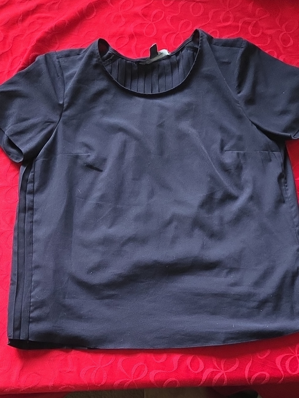 Women's Navy Short-Sleeve Pleat-Back Blouse